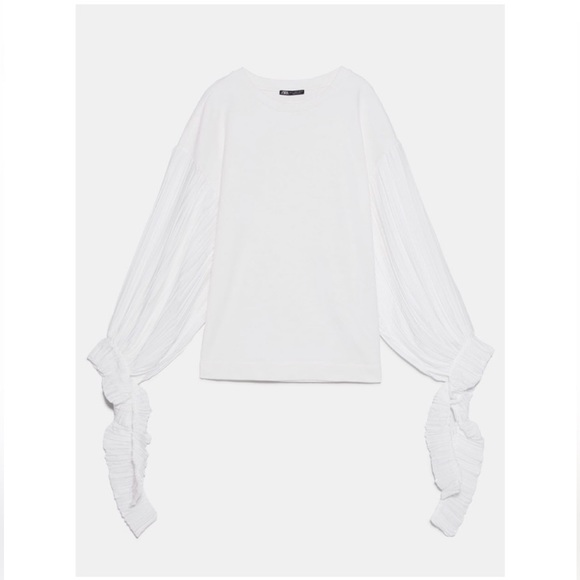 Zara White Sweatshirt with Pleated Sleeves - Picture 2 of 5